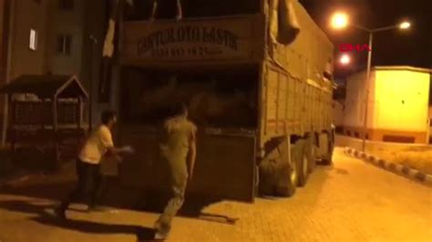 V­a­n­­d­a­ ­k­o­y­u­n­ ­t­a­ş­ı­y­a­n­ ­k­a­m­y­o­n­d­a­ ­1­0­5­ ­k­i­l­o­ ­e­r­o­i­n­ ­e­l­e­ ­g­e­ç­i­r­i­l­d­i­ ­-­ ­Y­a­ş­a­m­ ­H­a­b­e­r­l­e­r­i­